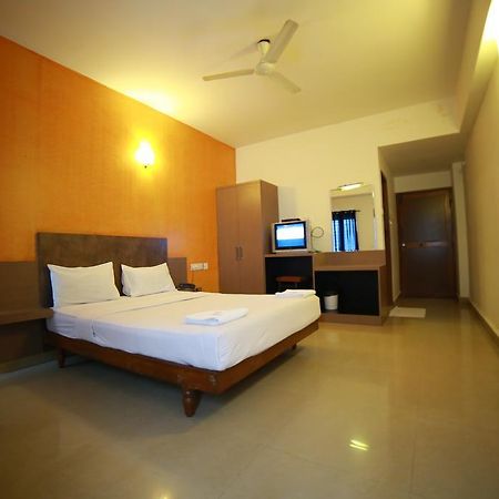 Qik Stay @ S.K. Continental Mysore Esterno foto