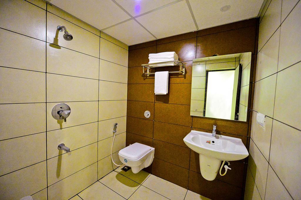 Qik Stay @ S.K. Continental Mysore Esterno foto