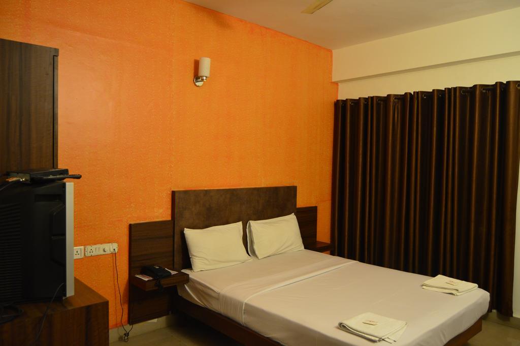 Qik Stay @ S.K. Continental Mysore Esterno foto