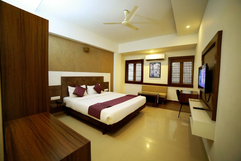 Qik Stay @ S.K. Continental Mysore Esterno foto