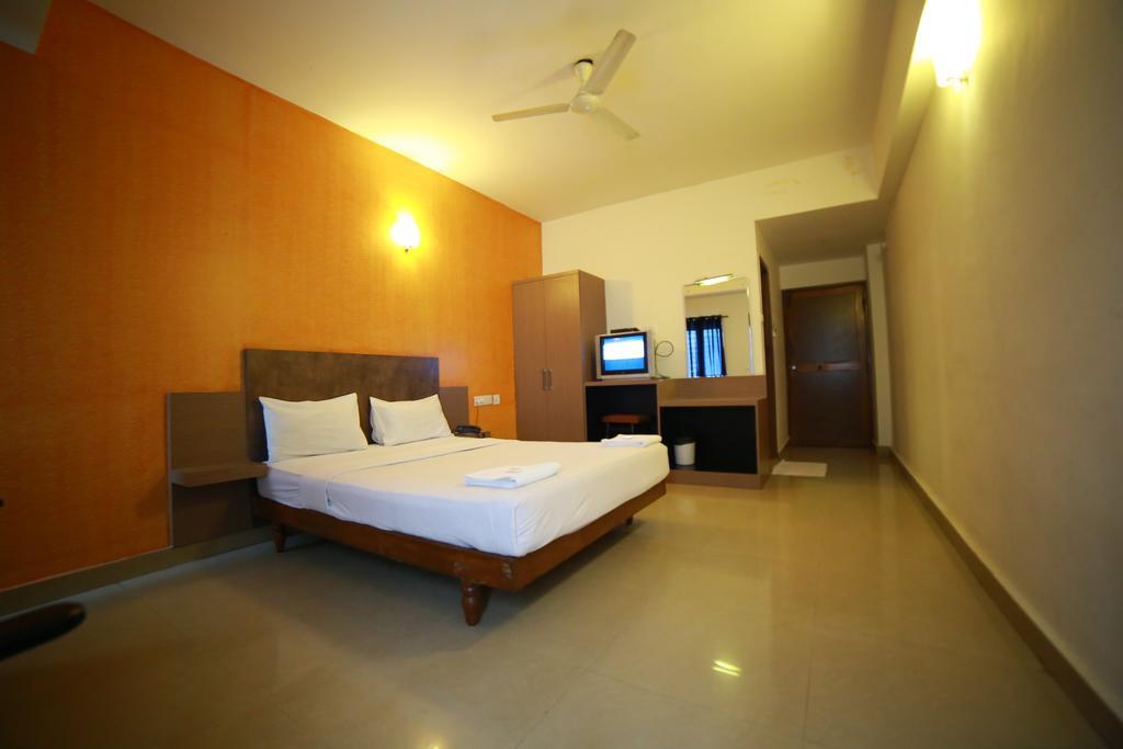 Qik Stay @ S.K. Continental Mysore Esterno foto