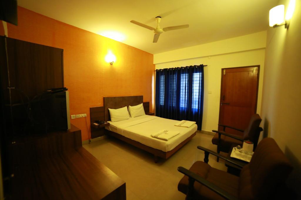 Qik Stay @ S.K. Continental Mysore Esterno foto