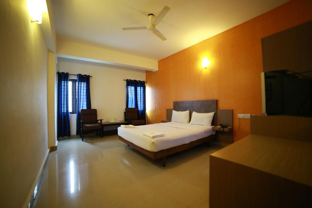 Qik Stay @ S.K. Continental Mysore Esterno foto