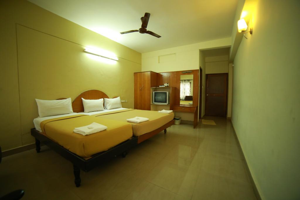 Qik Stay @ S.K. Continental Mysore Esterno foto