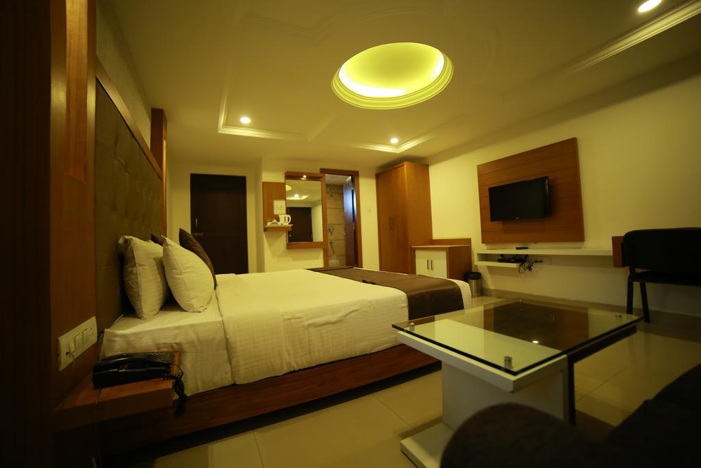 Qik Stay @ S.K. Continental Mysore Esterno foto