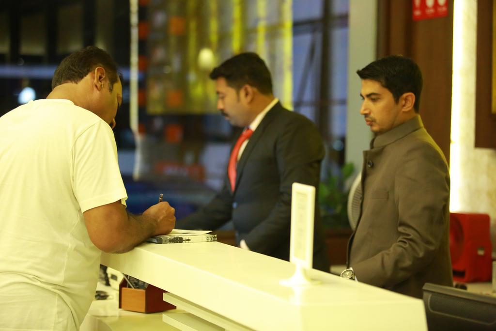 Qik Stay @ S.K. Continental Mysore Esterno foto