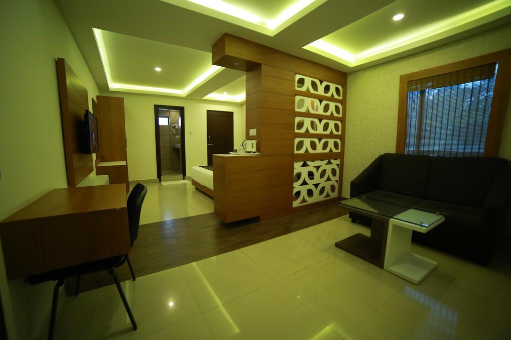 Qik Stay @ S.K. Continental Mysore Esterno foto