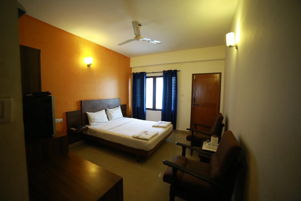 Qik Stay @ S.K. Continental Mysore Esterno foto