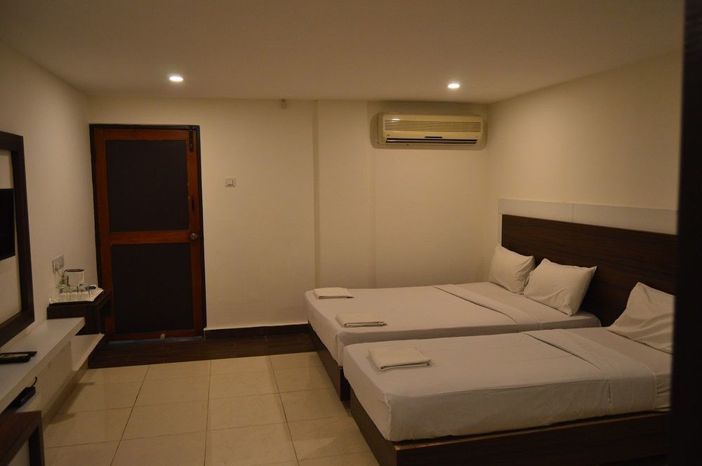 Qik Stay @ S.K. Continental Mysore Esterno foto