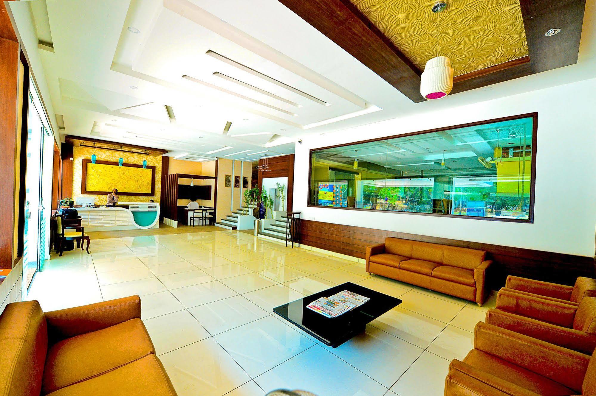 Qik Stay @ S.K. Continental Mysore Esterno foto