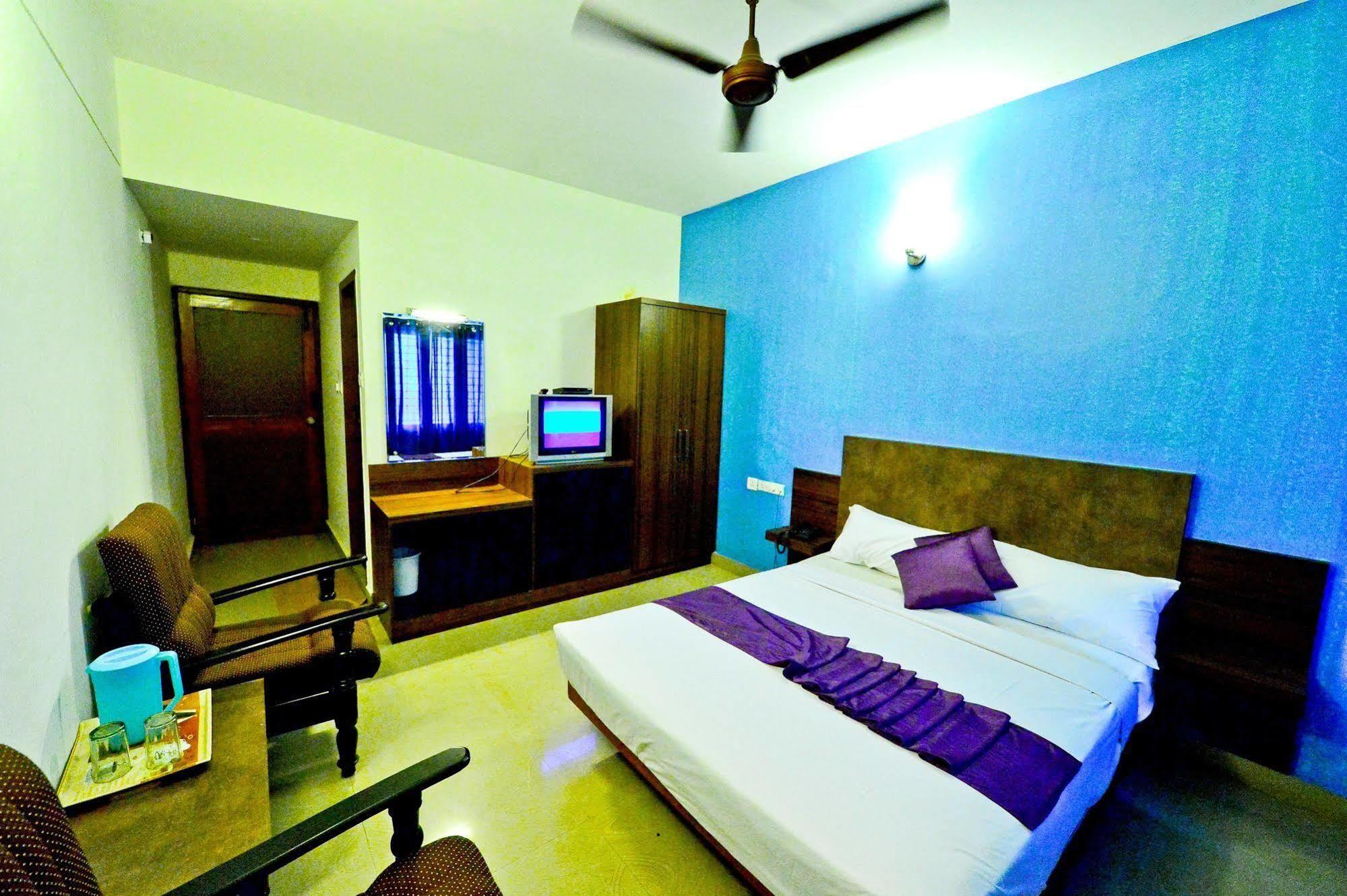 Qik Stay @ S.K. Continental Mysore Esterno foto